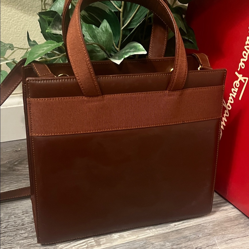 SOLD Two way pre-loved Salvatore Ferragamo Brown Leather with matching Wallet - Picture 4 of 16